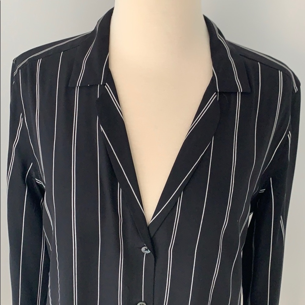 Equipment silk button down - Black and White - Vertical Stripes - Picture 4 of 9